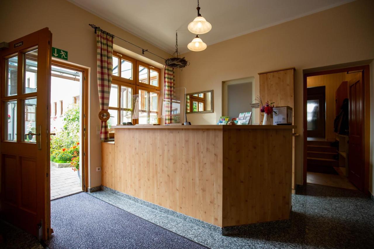 Gasthaus Und Hotel Goettler Josef Rumeltshausen エクステリア 写真