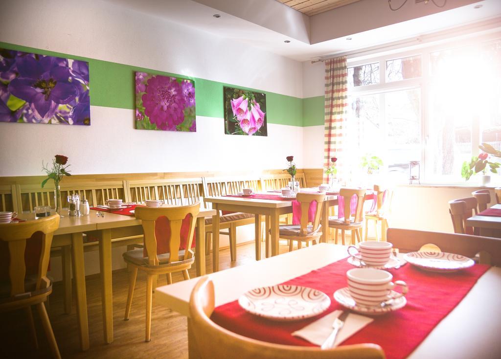 Gasthaus Und Hotel Goettler Josef Rumeltshausen エクステリア 写真
